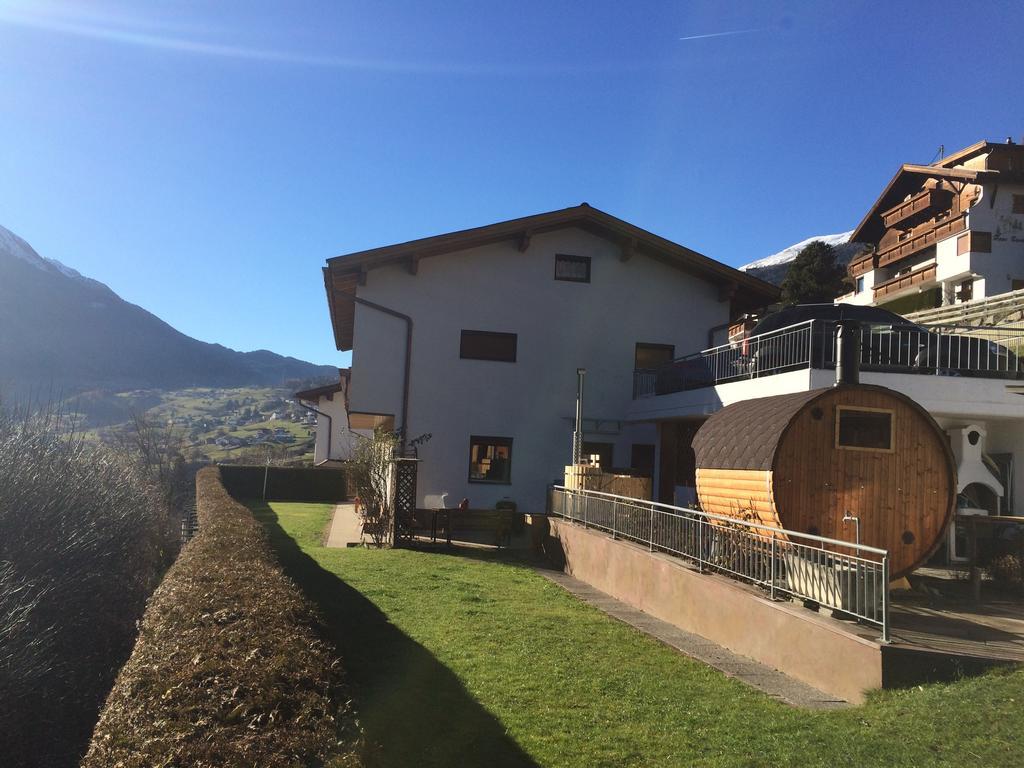 Haus Alpenhahn Apartamento Wenns Exterior foto
